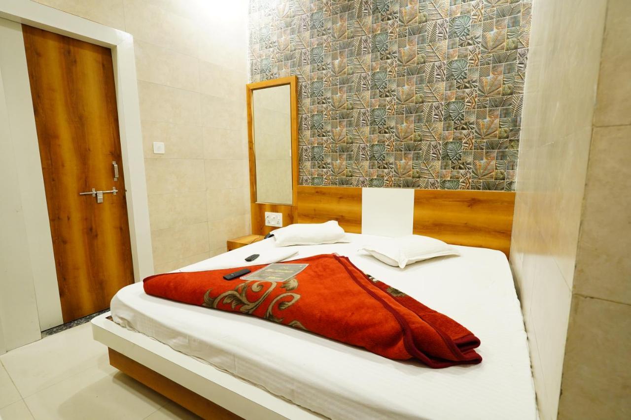 Hotel New Sundaram 150 Mtrs From Dargah Ajmer Buitenkant foto