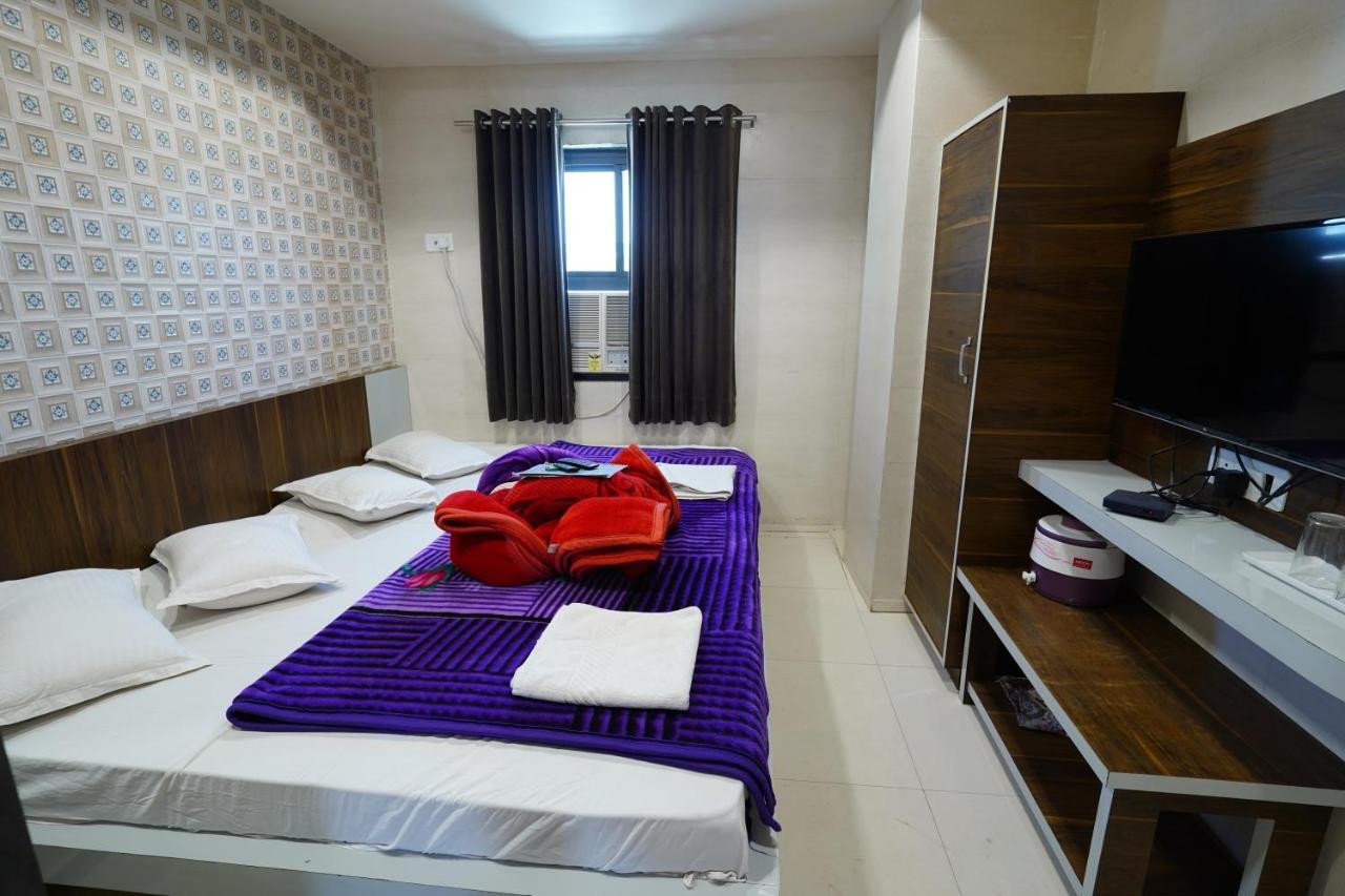 Hotel New Sundaram 150 Mtrs From Dargah Ajmer Buitenkant foto
