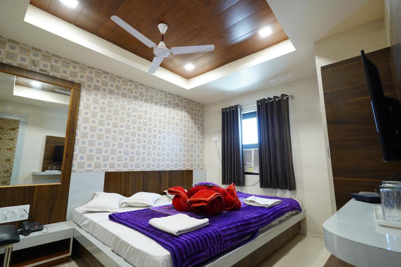 Hotel New Sundaram 150 Mtrs From Dargah Ajmer Buitenkant foto
