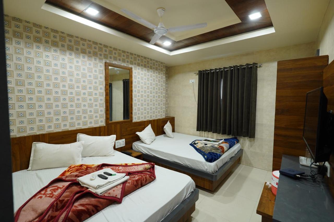 Hotel New Sundaram 150 Mtrs From Dargah Ajmer Buitenkant foto