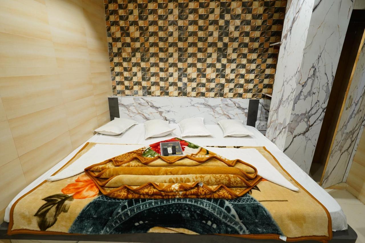 Hotel New Sundaram 150 Mtrs From Dargah Ajmer Buitenkant foto