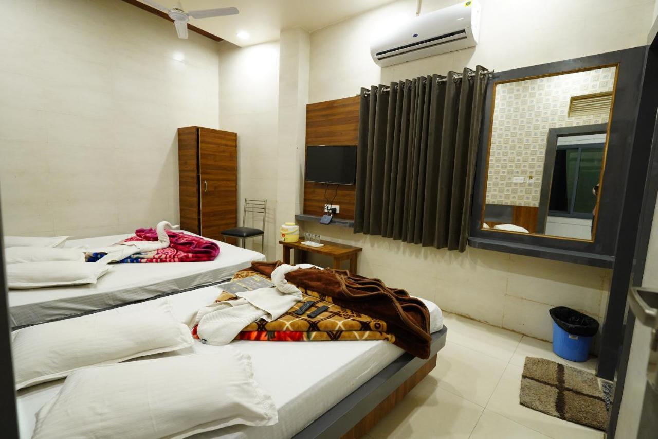 Hotel New Sundaram 150 Mtrs From Dargah Ajmer Buitenkant foto