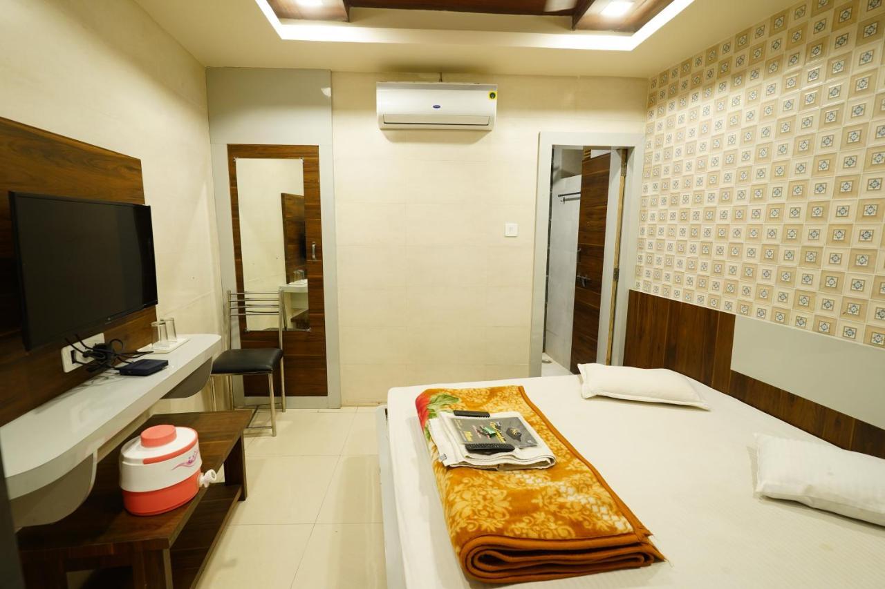 Hotel New Sundaram 150 Mtrs From Dargah Ajmer Buitenkant foto
