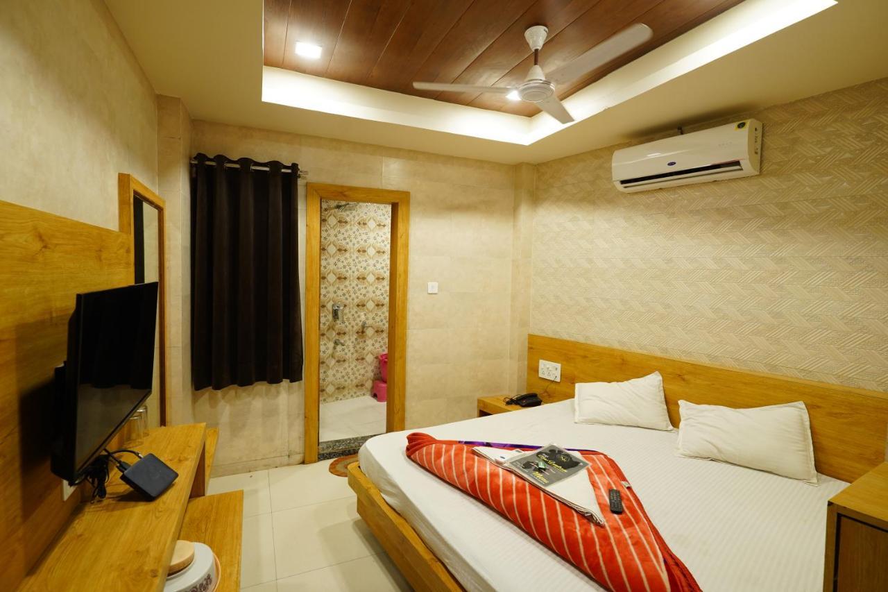 Hotel New Sundaram 150 Mtrs From Dargah Ajmer Buitenkant foto