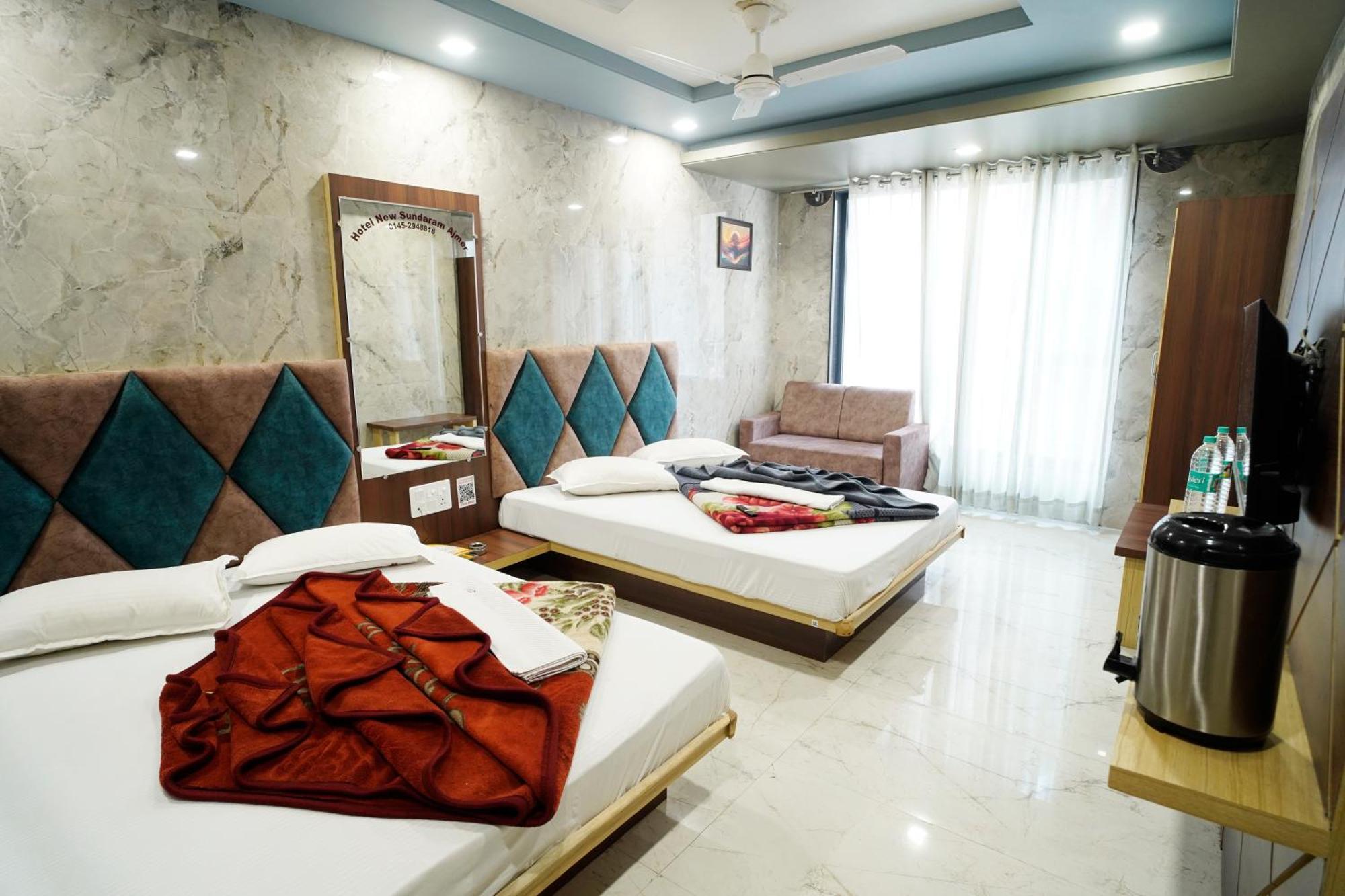 Hotel New Sundaram 150 Mtrs From Dargah Ajmer Buitenkant foto