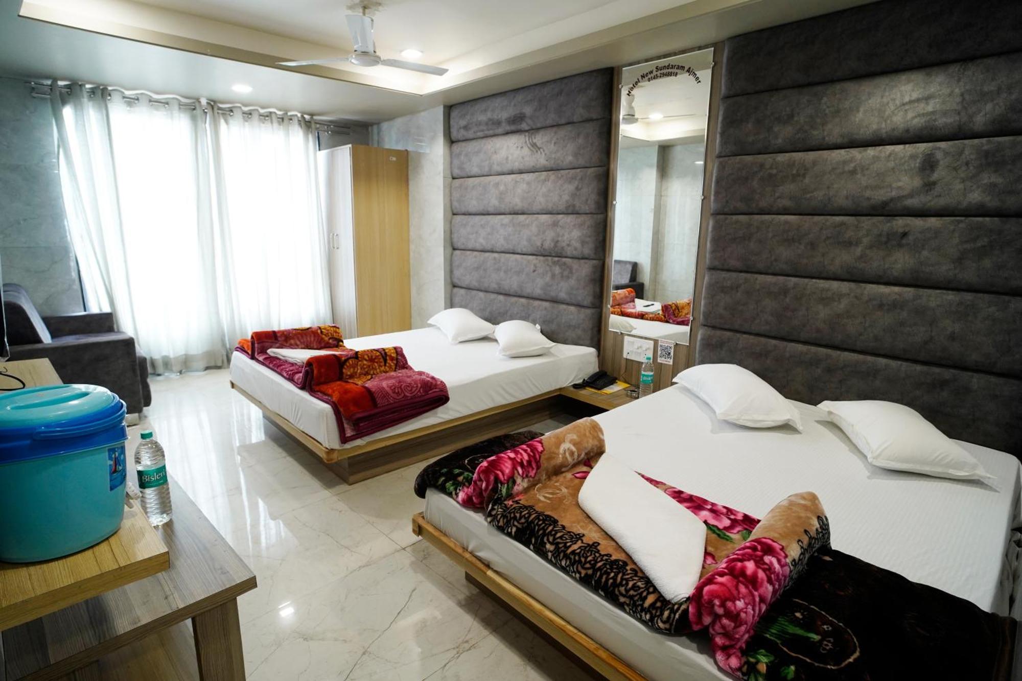 Hotel New Sundaram 150 Mtrs From Dargah Ajmer Buitenkant foto