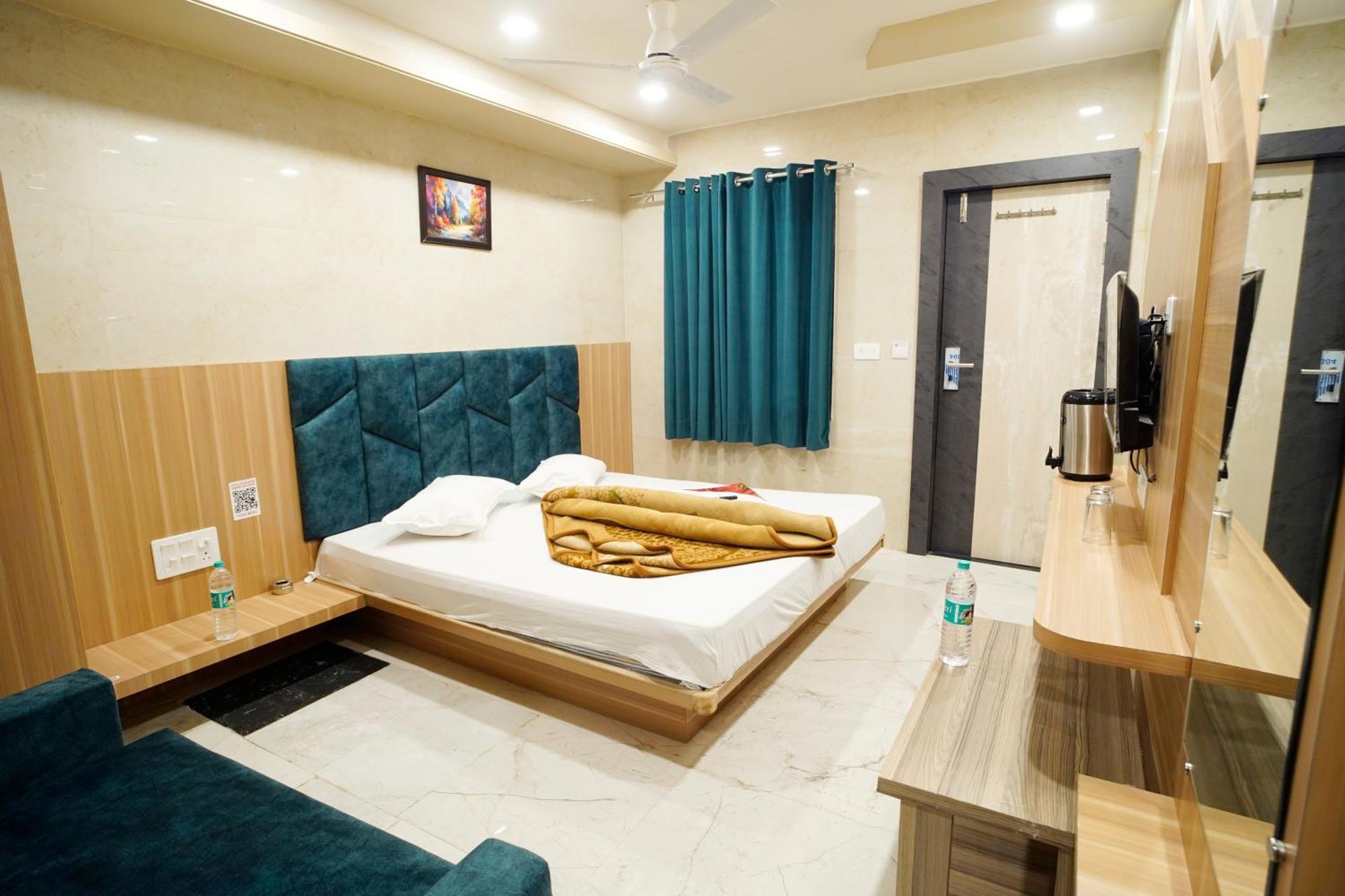 Hotel New Sundaram 150 Mtrs From Dargah Ajmer Buitenkant foto