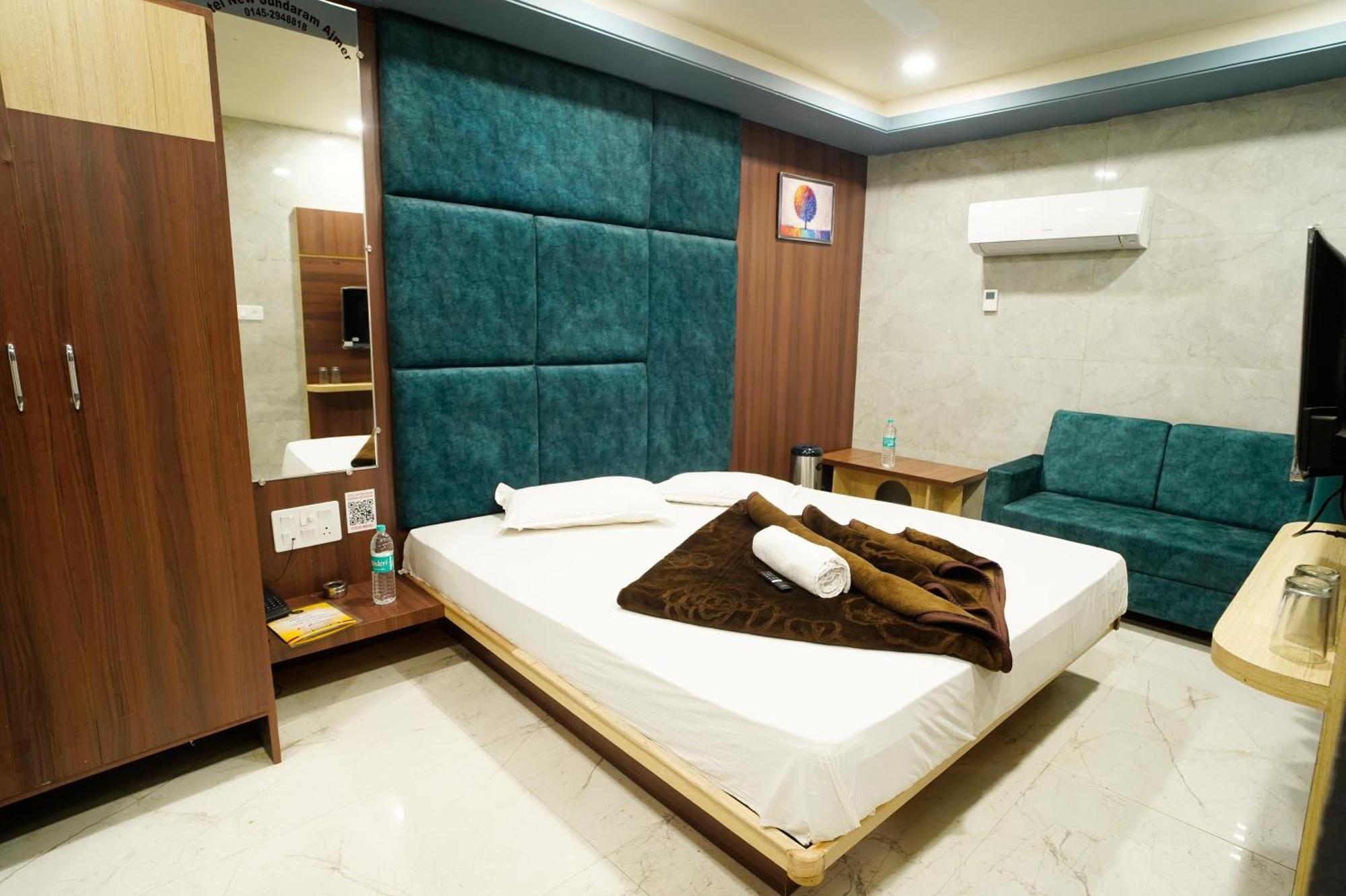 Hotel New Sundaram 150 Mtrs From Dargah Ajmer Buitenkant foto