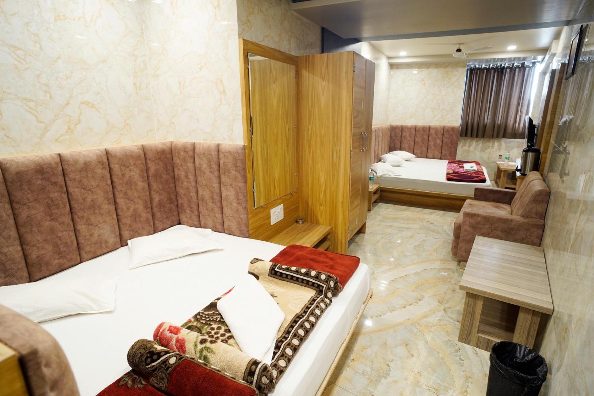 Hotel New Sundaram 150 Mtrs From Dargah Ajmer Buitenkant foto