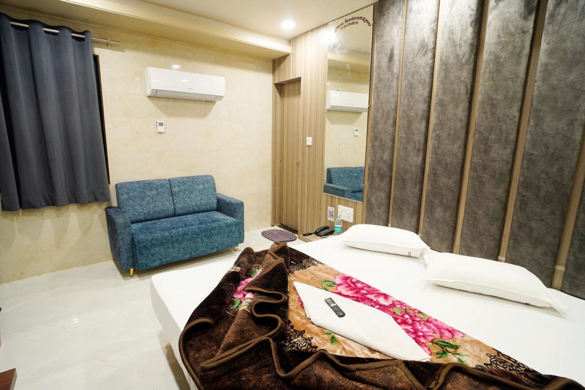 Hotel New Sundaram 150 Mtrs From Dargah Ajmer Buitenkant foto